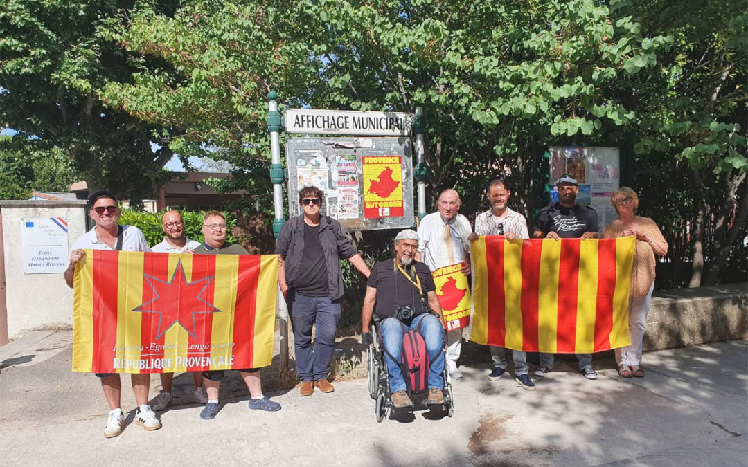 Prouvènço Nacioun à la rencontre des Provençaux à Simiane-Collongue