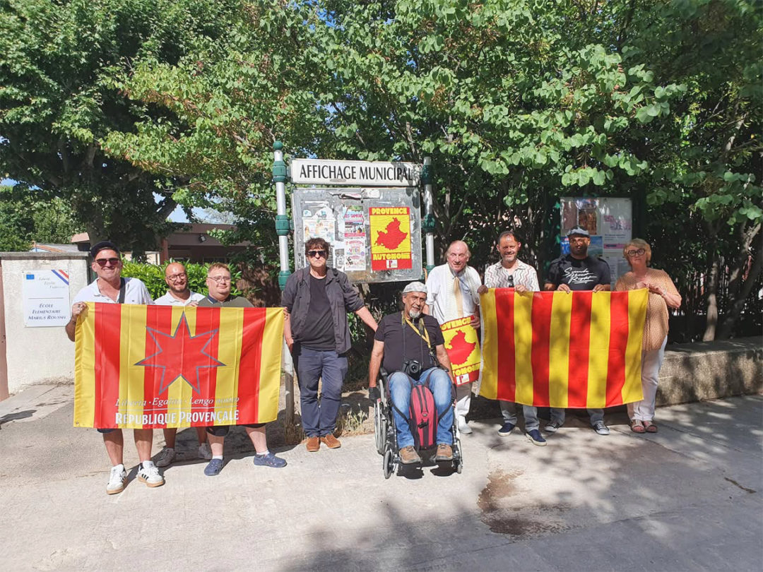 Prouvènço Nacioun à la rencontre des Provençaux à Simiane-Collongue